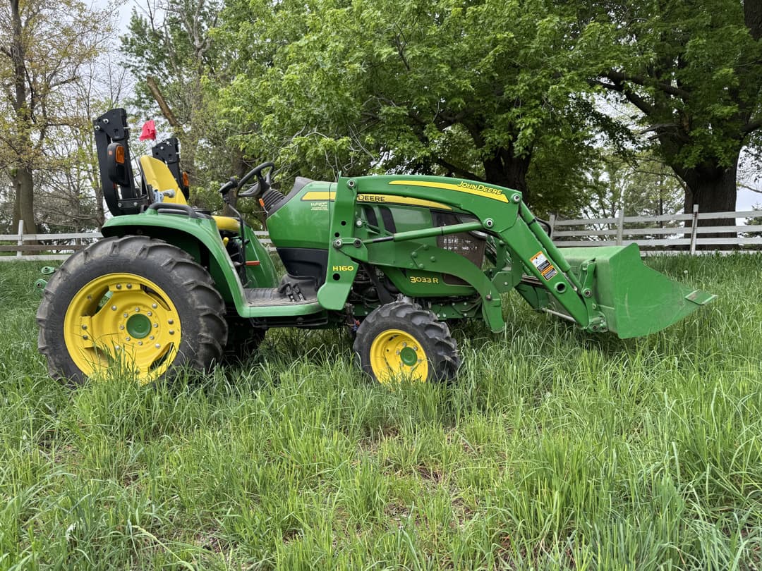 Image of John Deere 3033R Primary Image