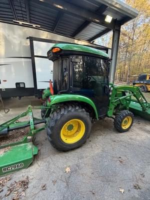 John Deere 3033R Image