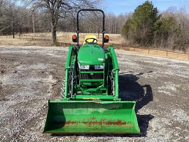 Image of John Deere 3033R equipment image 3