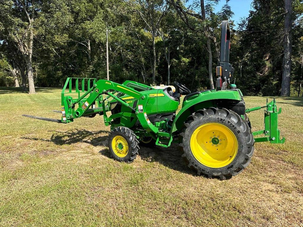 Image of John Deere 3035D Primary image