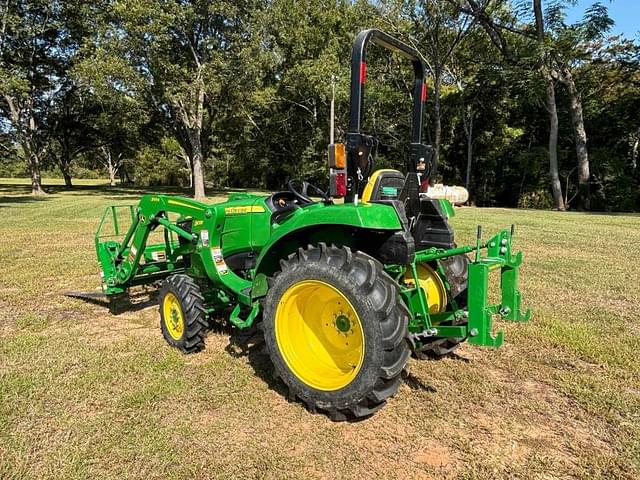 Image of John Deere 3035D equipment image 3