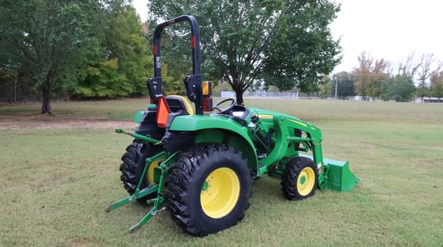 Image of John Deere 3035D equipment image 2