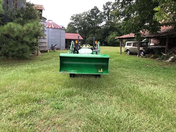 Image of John Deere 3038E equipment image 1