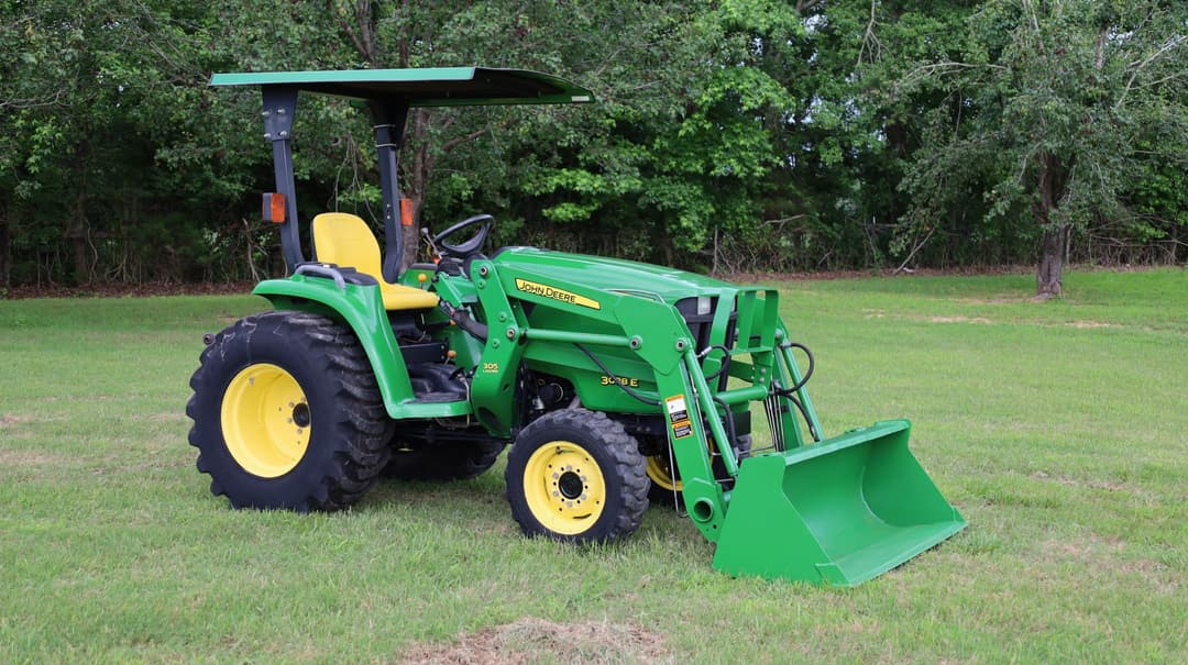 Image of John Deere 3038E Primary image
