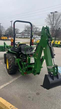 Image of John Deere 3038E equipment image 1