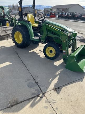 Image of John Deere 3038E equipment image 4