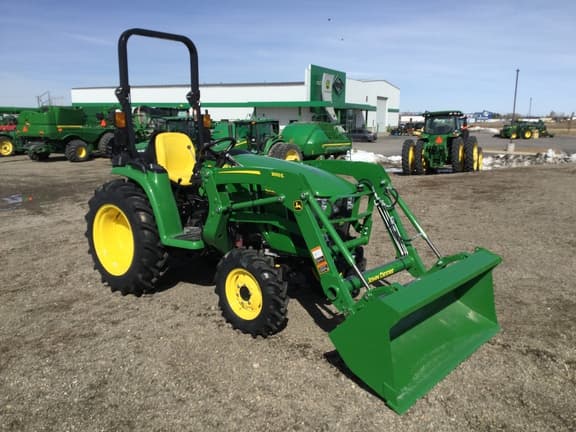 Image of John Deere 3038E equipment image 4