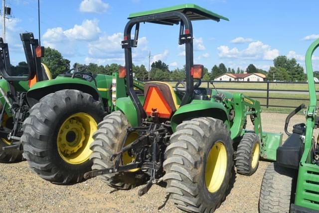 Image of John Deere 3038E equipment image 2