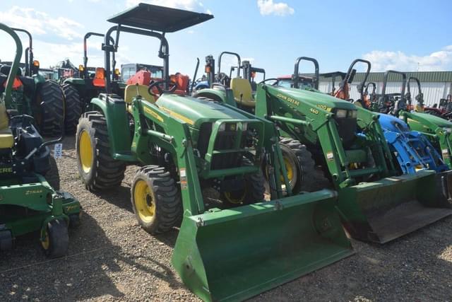 Image of John Deere 3038E equipment image 3