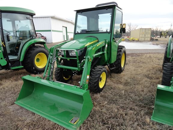 Image of John Deere 3038E equipment image 4
