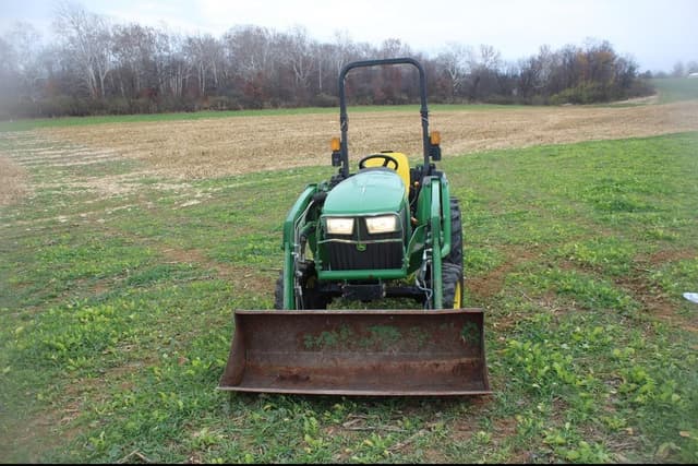 Image of John Deere 3038E equipment image 1