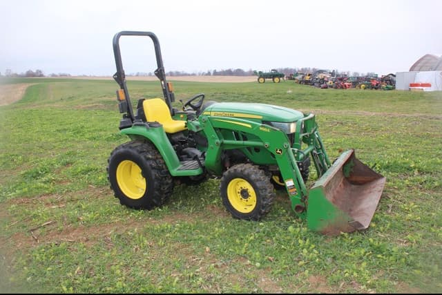 Image of John Deere 3038E equipment image 2