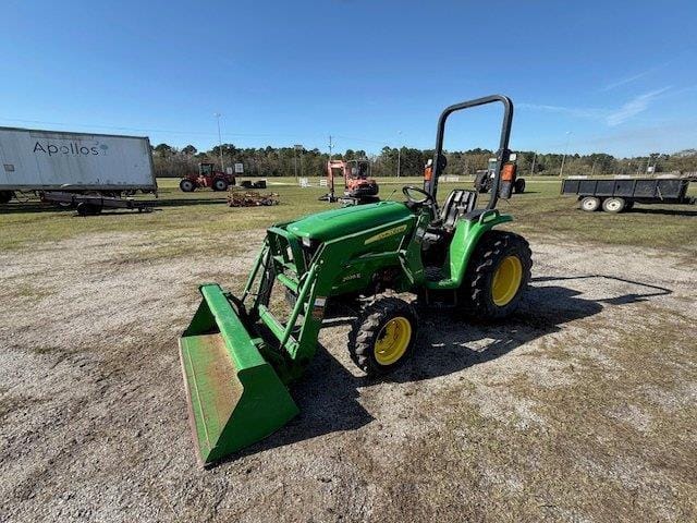 John Deere 3038E Equipment Image0