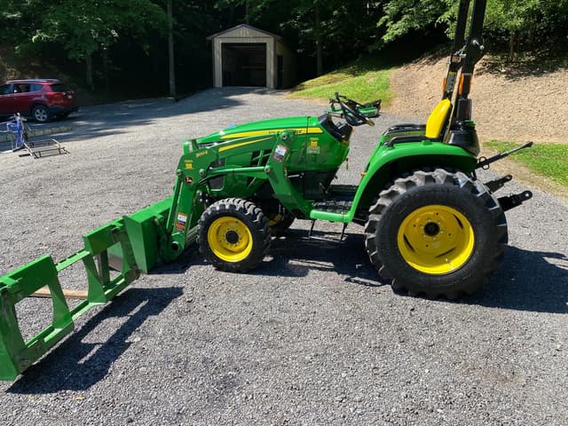 Image of John Deere 3038E equipment image 1