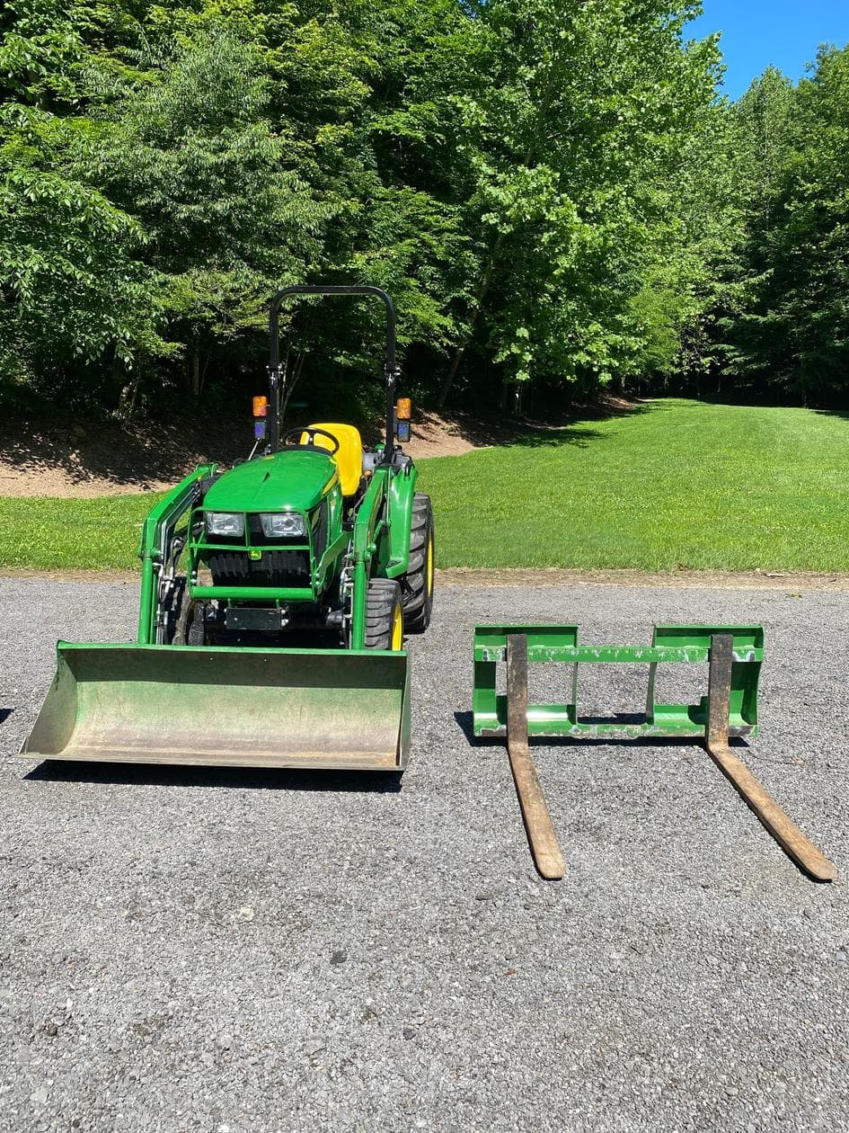 Image of John Deere 3038E Primary image