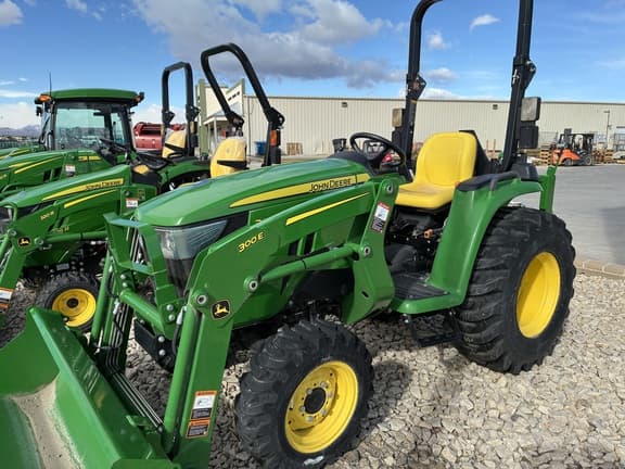 Image of John Deere 3038E equipment image 2