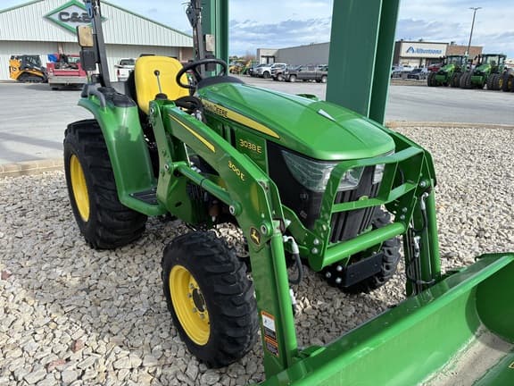 Image of John Deere 3038E equipment image 1