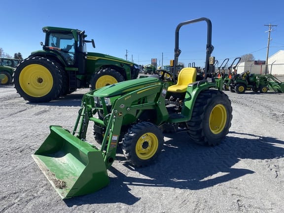 John Deere 3038E Equipment Image0