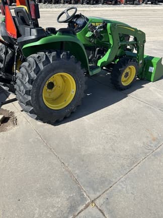 Image of John Deere 3038E equipment image 2