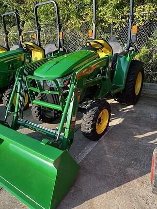 Image of John Deere 3038E equipment image 3