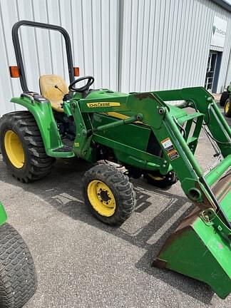 Image of John Deere 3038E equipment image 1