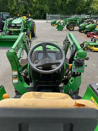 Image of John Deere 3038E equipment image 4