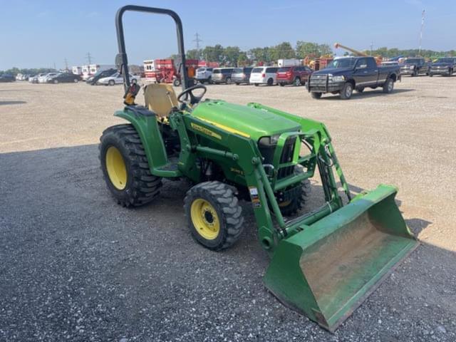 Image of John Deere 3038E equipment image 3