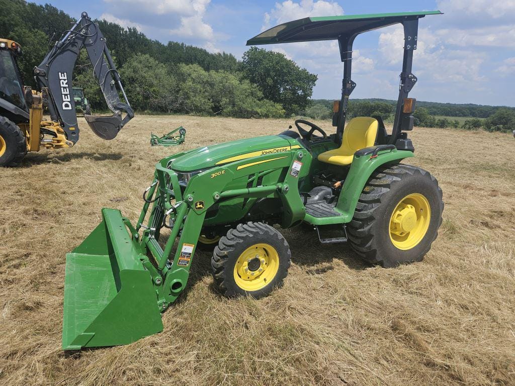 Main image John Deere 3038E
