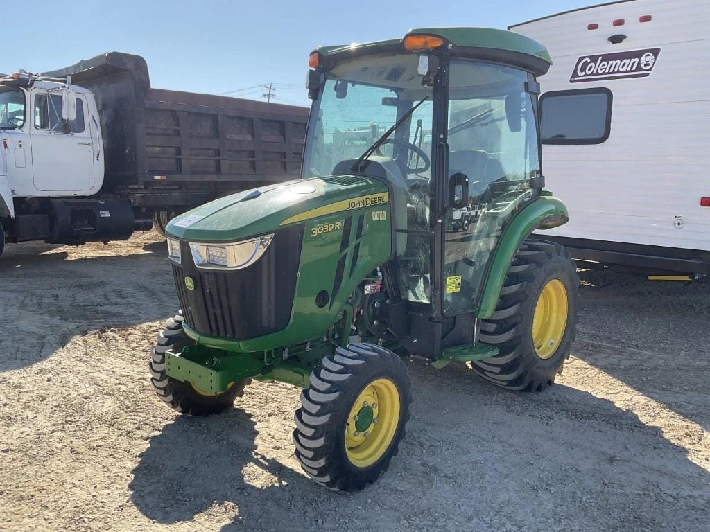 Main image John Deere 3039R