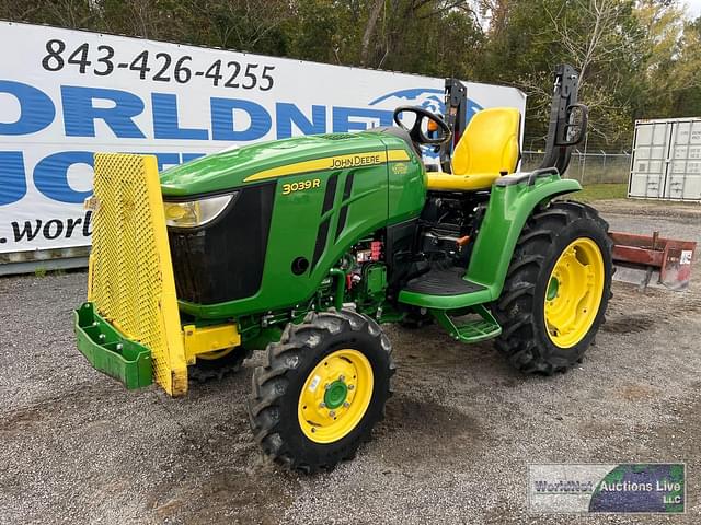 Image of John Deere 3039R equipment image 1