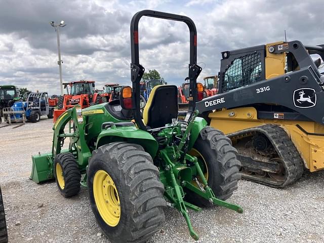 Image of John Deere 3039R equipment image 3