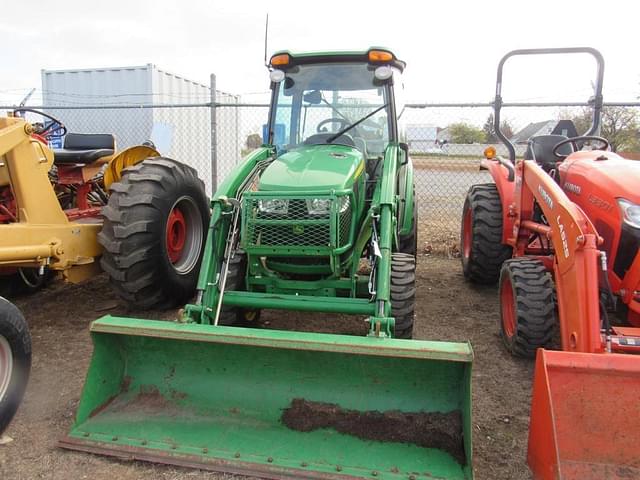 Image of John Deere 3039R equipment image 2