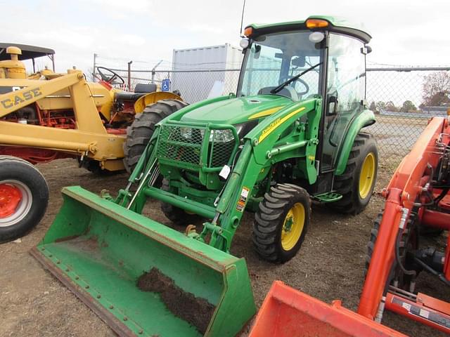 Image of John Deere 3039R equipment image 1