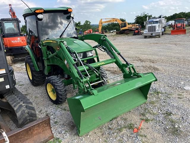 Image of John Deere 3039R equipment image 1