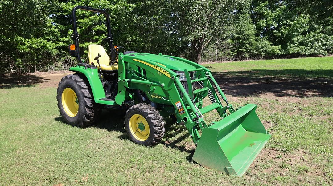Image of John Deere 3039R Primary image