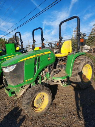 Main image John Deere 3039R