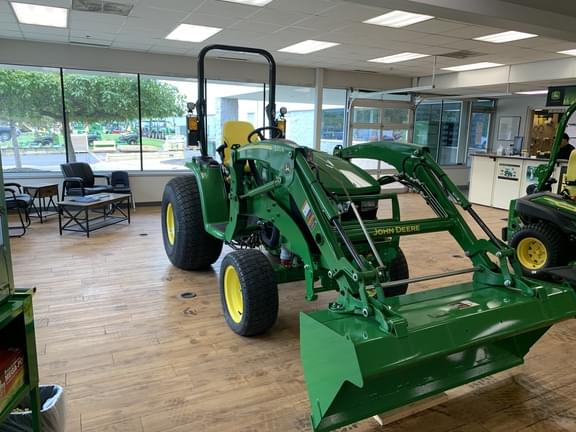Image of John Deere 3039R Primary image