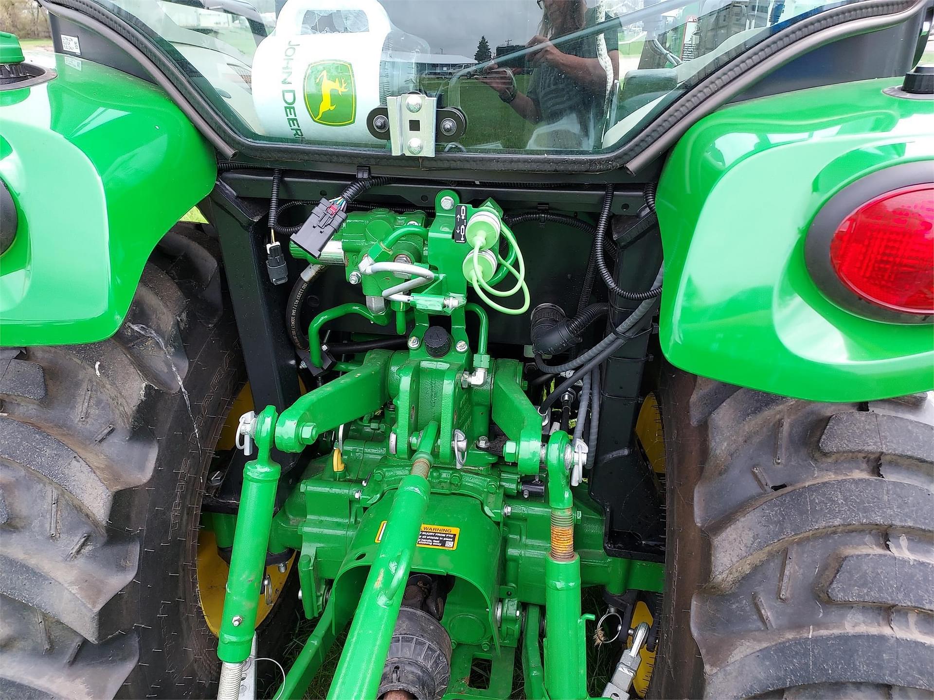 Main image John Deere 3039R 5
