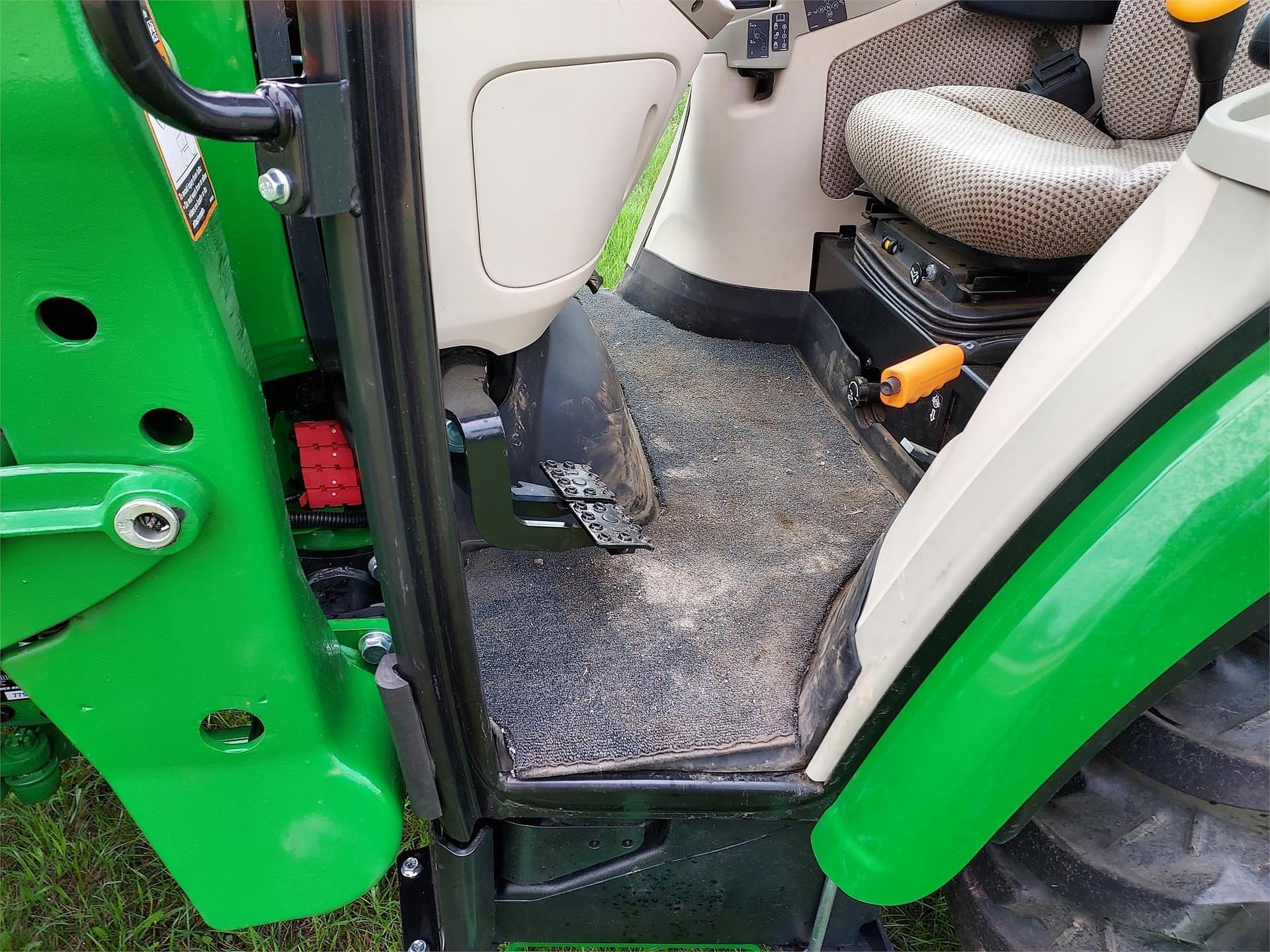 Main image John Deere 3039R 9