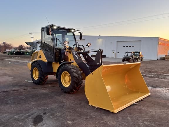 Image of John Deere 304G equipment image 3