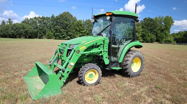 Image of John Deere 3046R equipment image 1
