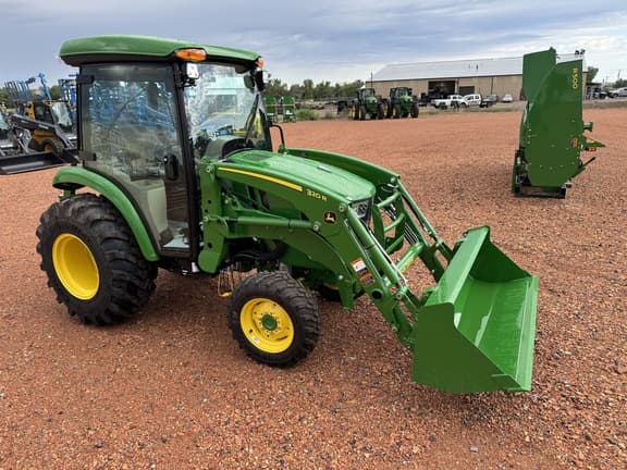 Image of John Deere 3046R equipment image 3