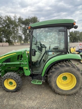 Main image John Deere 3046R