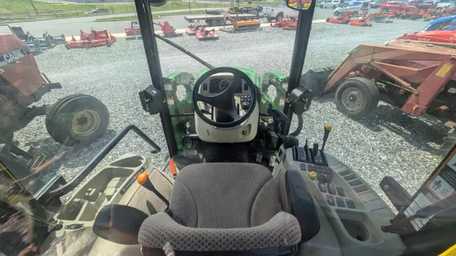 Image of John Deere 3046R equipment image 2