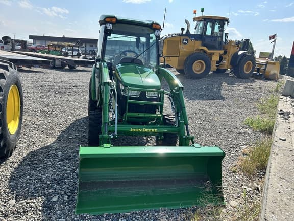 Image of John Deere 3046R equipment image 1
