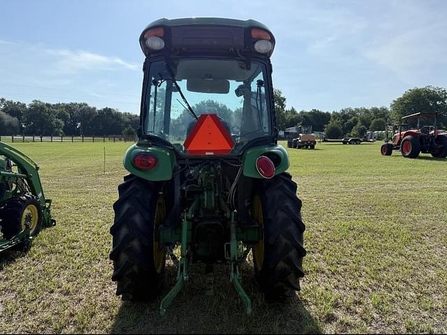Image of John Deere 3046R equipment image 4