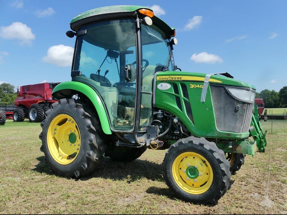Image of John Deere 3046R Primary image