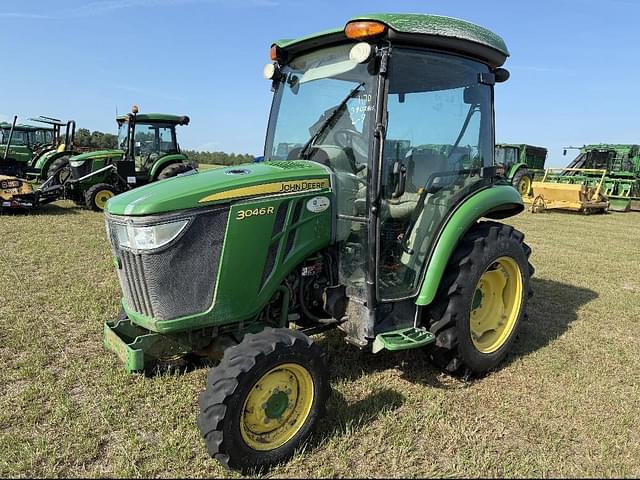 Image of John Deere 3046R equipment image 1