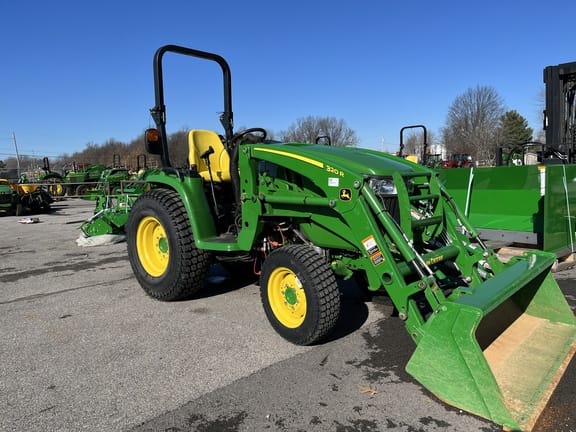 Main image John Deere 3046R