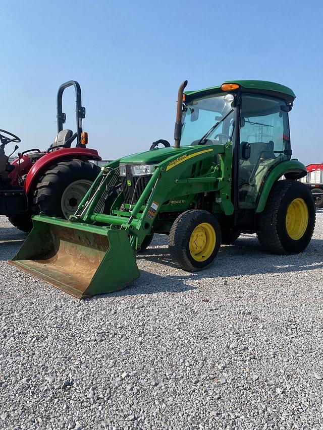 Image of John Deere 3046R equipment image 2